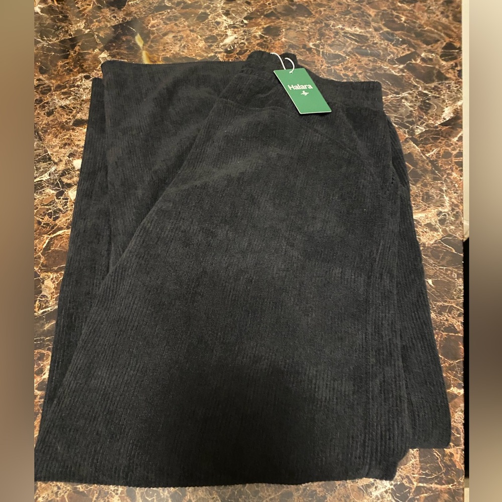 Halara high waisted side pocket straight leg pants